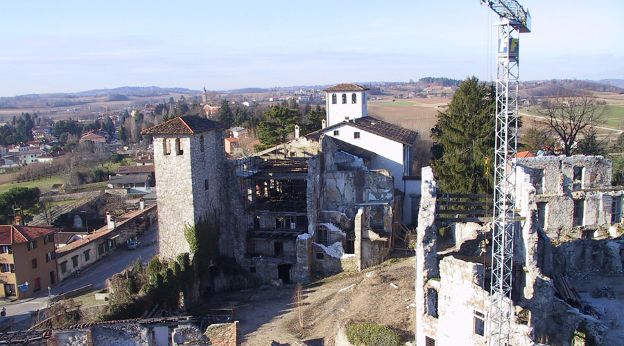 Recupero del compendio castellano di Colloredo di Monte Albano